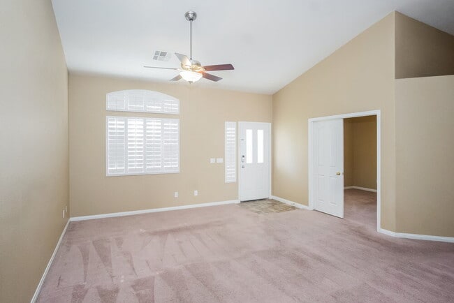 Building Photo - 245 Amber Light Ct