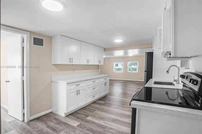 Foto del edificio - 212 SW 11th St