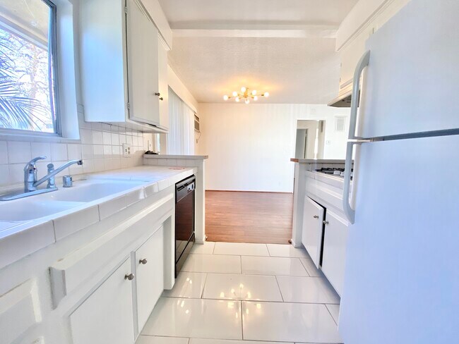 Foto del edificio - 8206 Romaine St