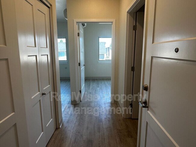 Foto del edificio - 1935 Table Rock Rd