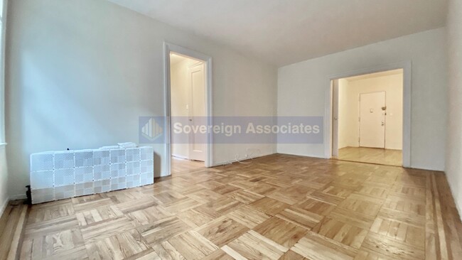 Building Photo - 1803 Riverside Drive
