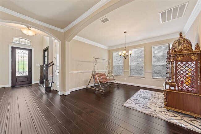Building Photo - 2864 Nottingham Dr
