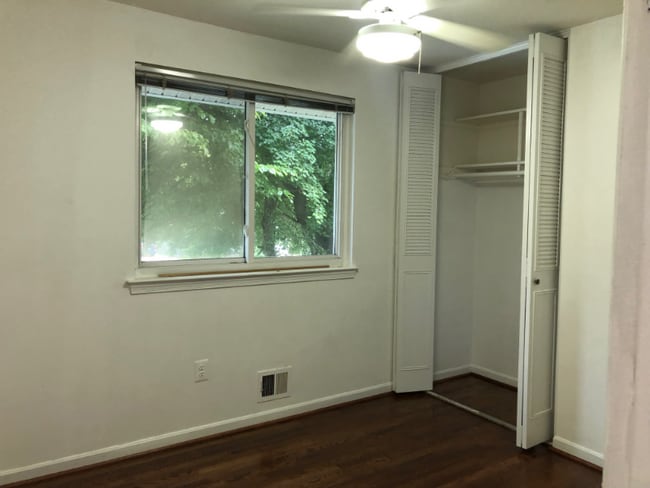 Photo - 0xx Commonwealth Blvd House