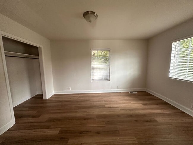 Building Photo - Immaculate 3 Bedroom Home For Rent In Soug...