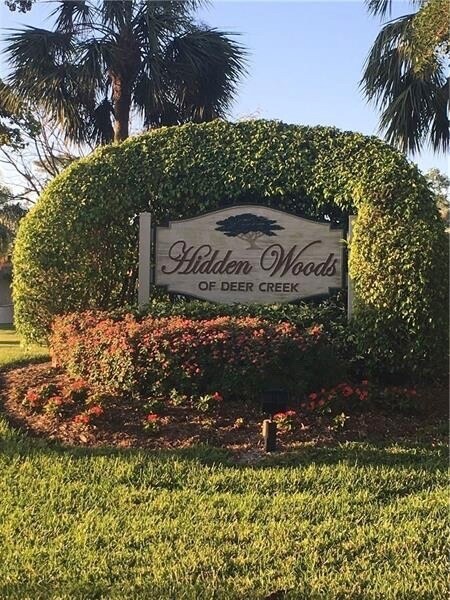 Apartamento en Hidden Woods - 225 Deer Creek Blvd