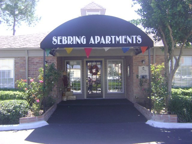 Primary Photo - 9501 Beechnut St