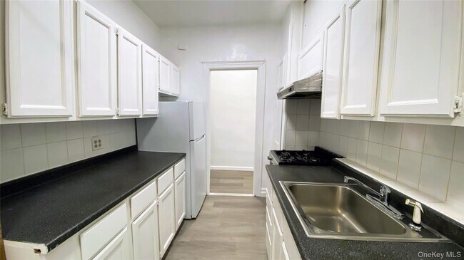 Foto del edificio - 42-33 Kissena Blvd