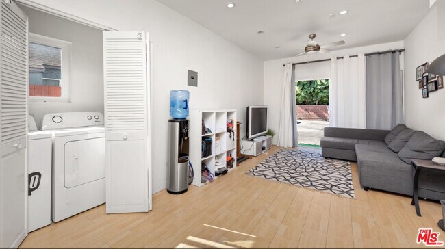 Foto del edificio - 1349 S Hudson Ave