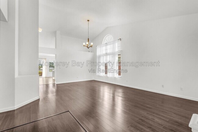 Building Photo - 383 Hillcrest Ave