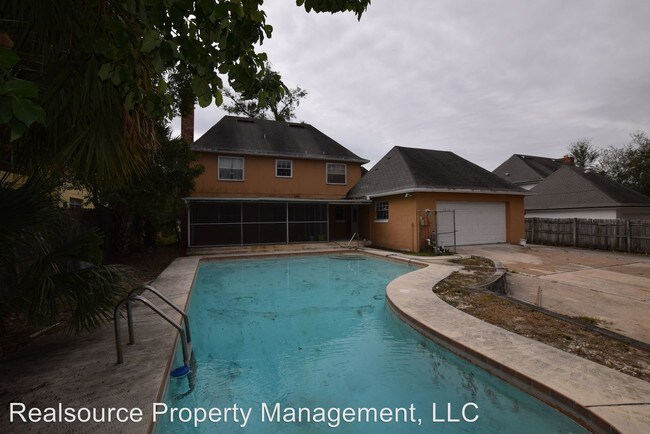 Foto del edificio - 5891 Sir Henry Rd