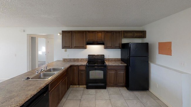 Building Photo - 915 Hathaway Dr