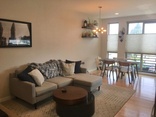 Foto del edificio - 6217 14th Ave NW