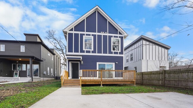 Building Photo - 1603 11th Ave N