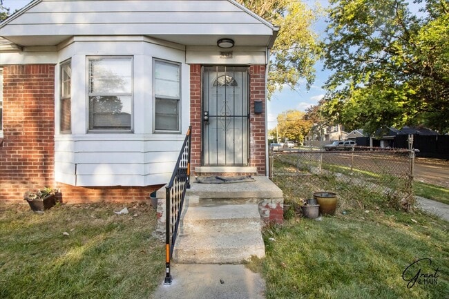 Building Photo - 3 bedroom ranch $1200