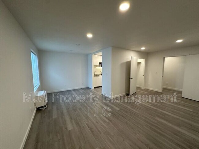 Foto del edificio - 500 East Fort Union Blvd