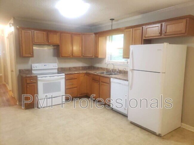 Building Photo - 206 Highland Ave