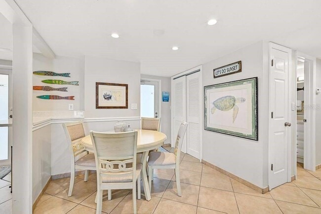 Building Photo - 6154 Midnight Pass Rd