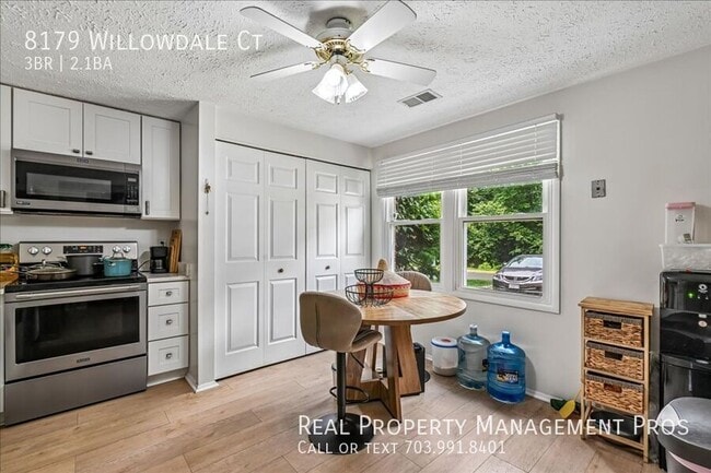 Building Photo - 8179 Willowdale Ct