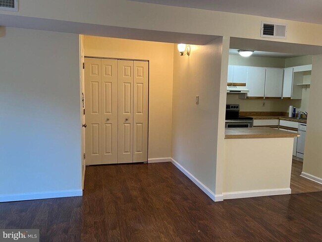 Foto del edificio - 374 Saybrook Ln