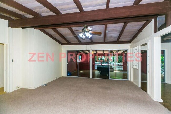 Foto del edificio - 2-story 5 Bedroom, 3 Bath Single Family Home