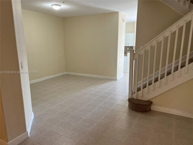 Foto del edificio - 10935 NW 79th St