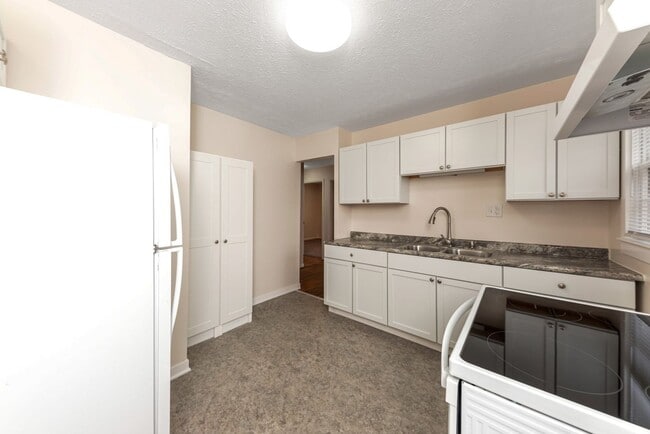 Building Photo - Cozy 3 Bedroom Ranch