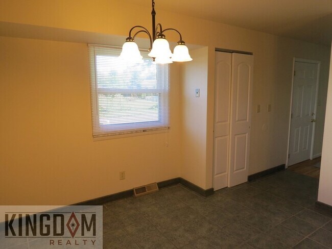Building Photo - 244 Ziegler Ave. Columbus, OH 43207