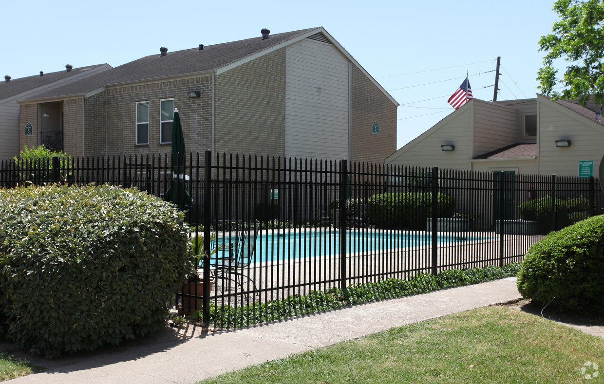 Foto del edificio - Andover Place Apartments