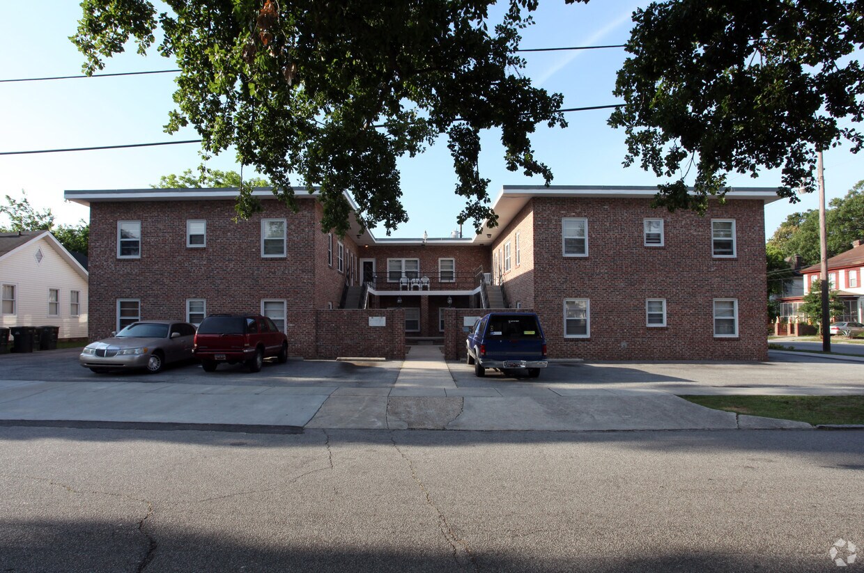 Building Photo - Poplar Arms
