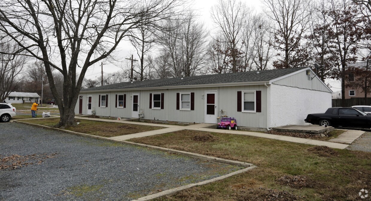 Building Photo - 644 Holly Cir