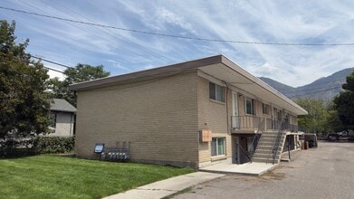 Building Photo - 542 600 W