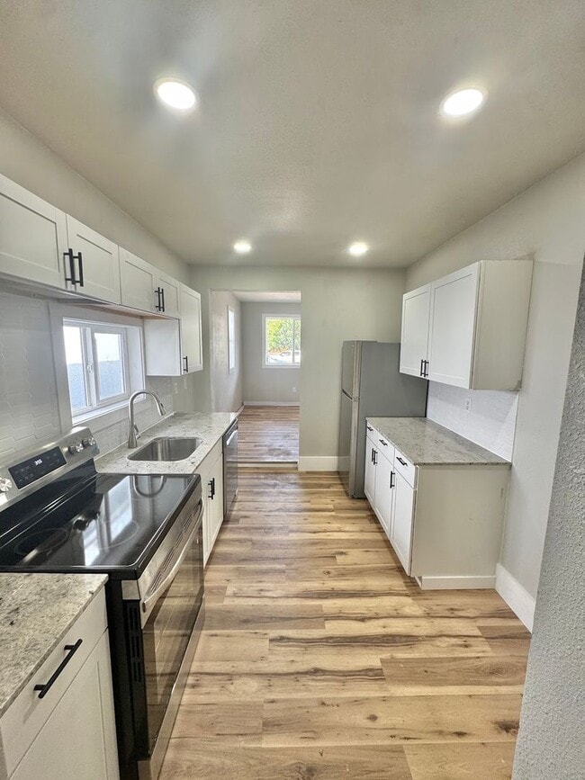 Foto del edificio - Beautifully renovated 3-bedroom, 1-bath ho...