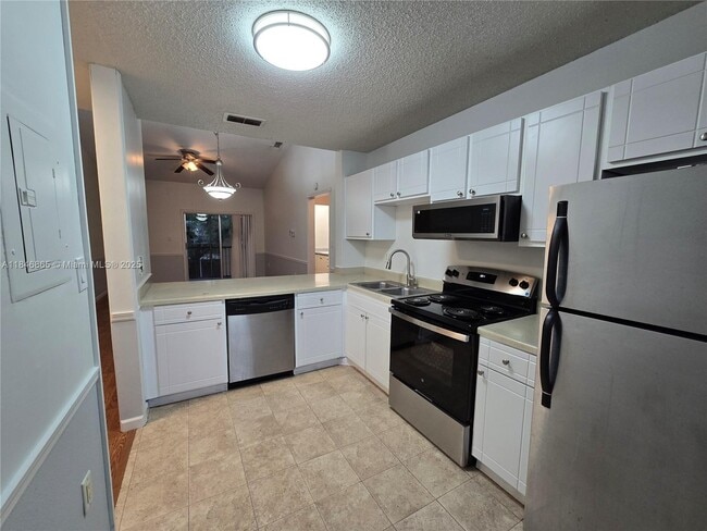Building Photo - 2176 SW 81st Ave