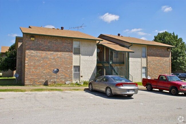 Building Photo - Boyd South