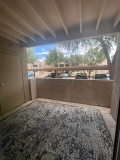 patio exterior - 1295 N Ash St