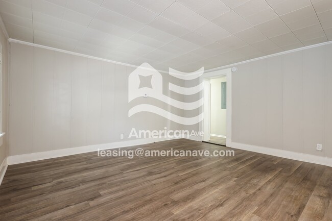 Building Photo - 1708 28th Ave