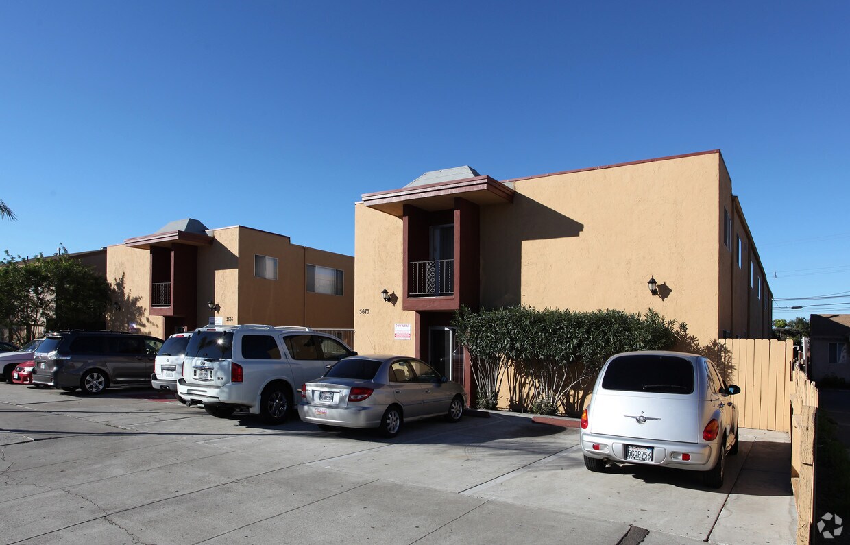 Primary Photo - Casa Moreno