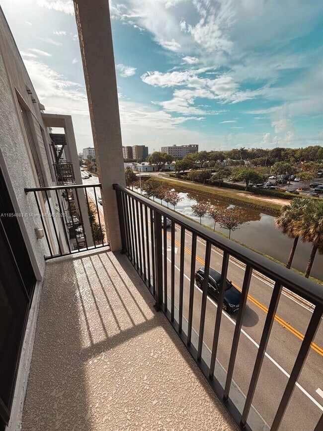 Foto del edificio - 8265 NW 41st St