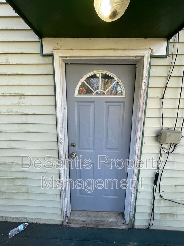 Building Photo - 1317 6th Ave