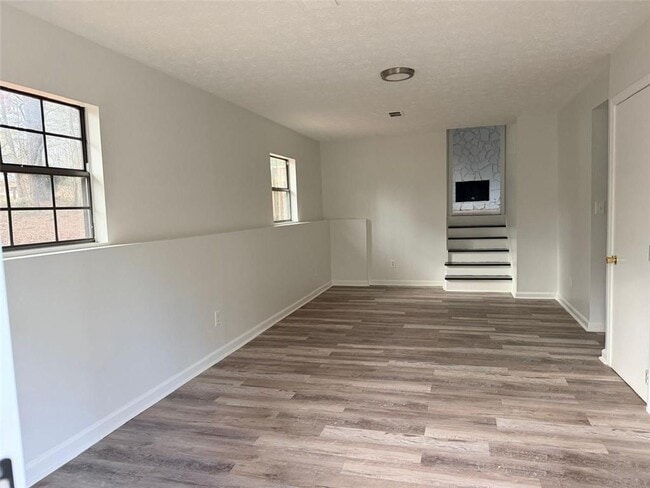 Foto del edificio - 1909 Suwanee Valley Rd NW