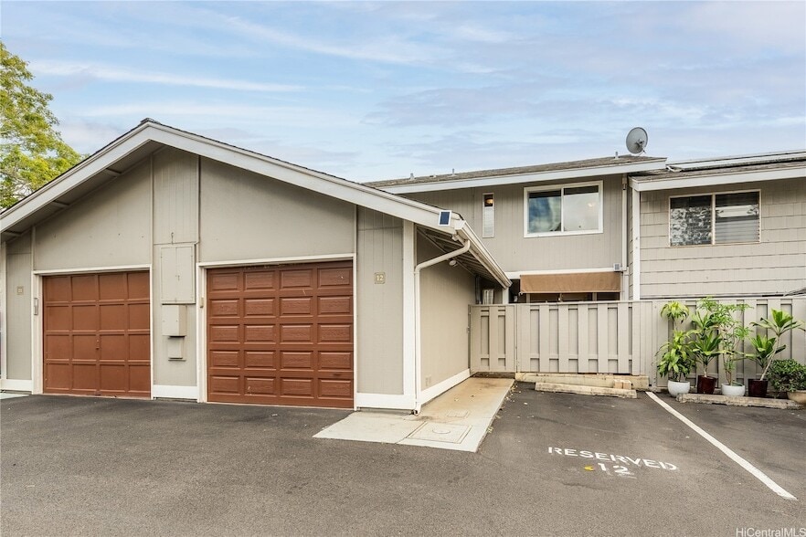 Primary Photo - 94-1081 Anania Circle Unit 12