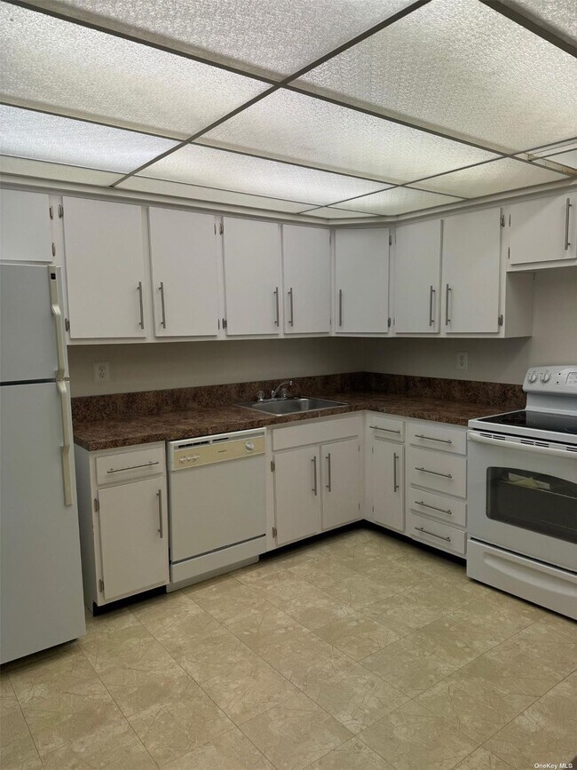 Foto del edificio - 210-22-210-23 23rd Ave