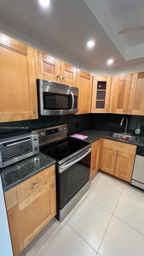 Foto principal - 20500 W Country Club Dr