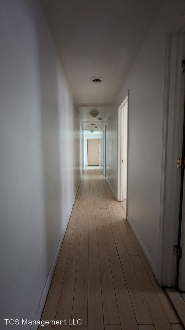 Building Photo - 3 br, 1 bath House - 1014 W Erie Ave