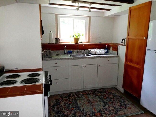 Foto del edificio - 360 Marlborough Rd