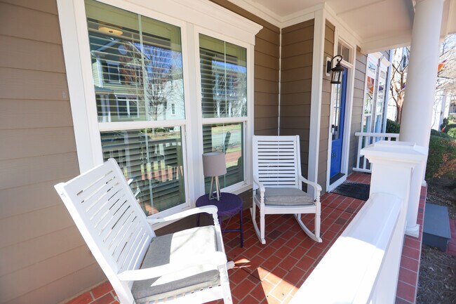 Foto del edificio - 504 Village Walk Ln