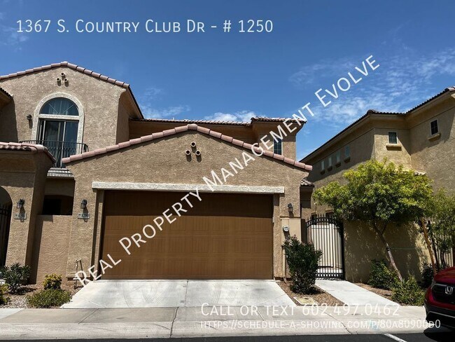 Foto del edificio - FREE RENT FOR AUGUST!! Beautiful Townhome ...