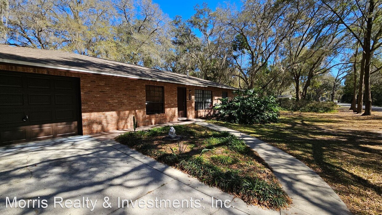 1404 Pine Ridge Dairy Rd, Fruitland Park, FL 34731 House Rental in