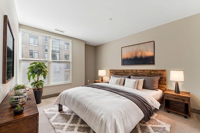 Building Photo - Crocker Park Living