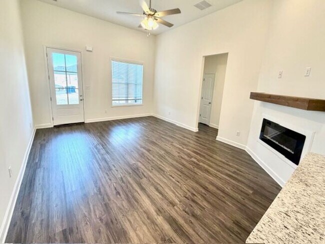 Foto del edificio - Move In Special! Now Leasing a 5-Bedroom 3 Bath Home in Horn Lake, MS.